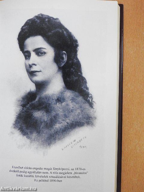 Erzsébet királyné kíséretében