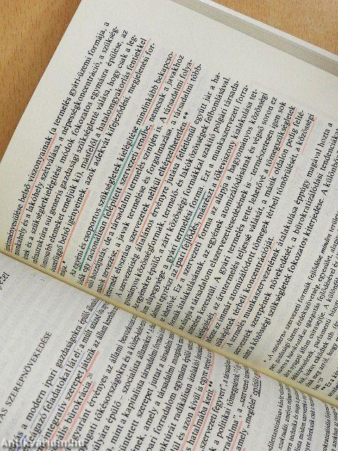 Politikatudományi tanulmányok