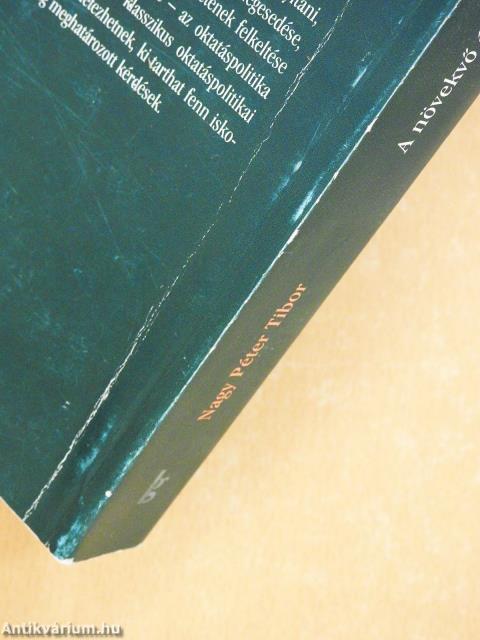 A növekvő állam árnyékában (dedikált példány)