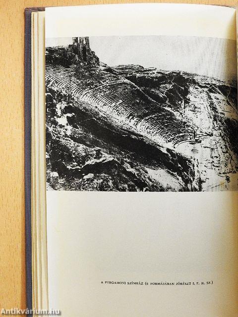 Színház és stadion