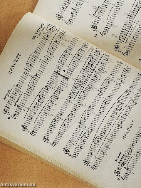 Régi táncok gyermekeknek zongorára