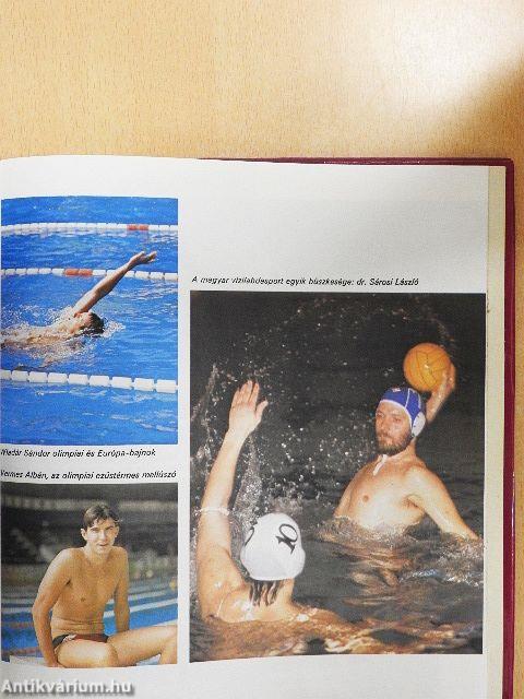 Száz év lila-fehérben