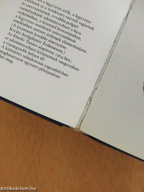 A Magyar Népköztársaság Elnöki Tanácsának kitüntetései (minikönyv)