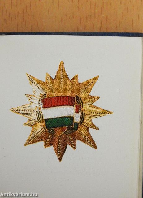 A Magyar Népköztársaság Elnöki Tanácsának kitüntetései (minikönyv)