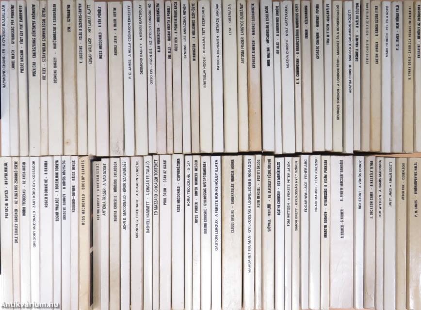 "80 kötet a Fekete Könyvek sorozatból (nem teljes sorozat)"