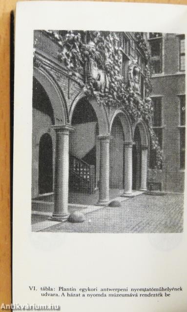 A könyv évezredes útja (minikönyv)