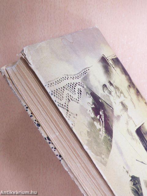 Emberek és jelmezek