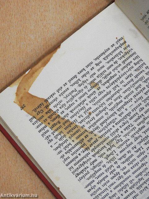 A Diadalív árnyékában