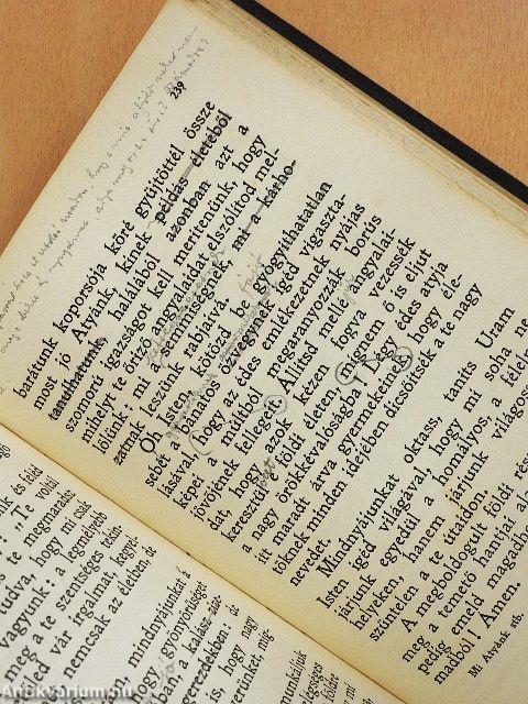 Élőknek a holtakról