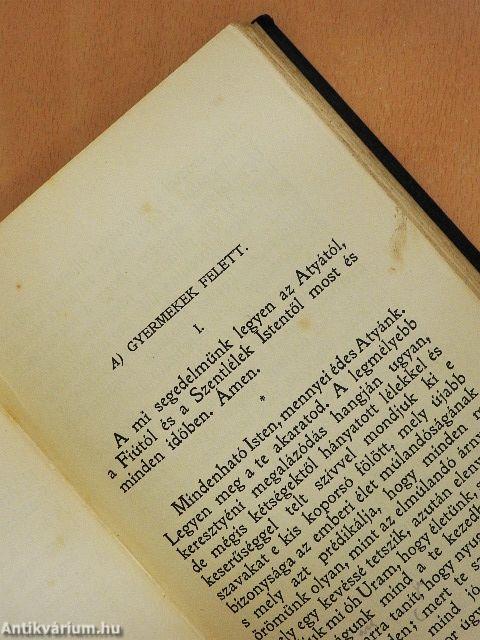 Élőknek a holtakról