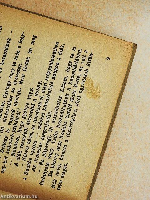 Most szép lenni katonának...