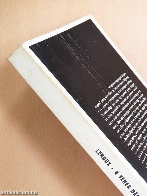 A véres bábu/A gyilkológép