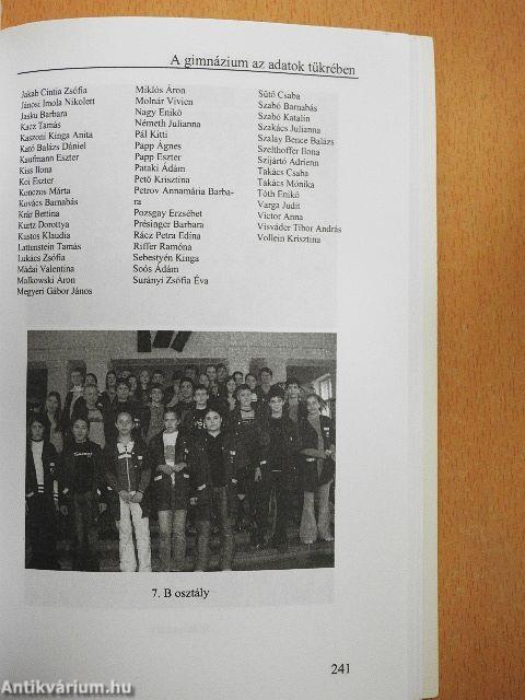 A Pápai Református Gimnázium Évkönyve 2003-2005.