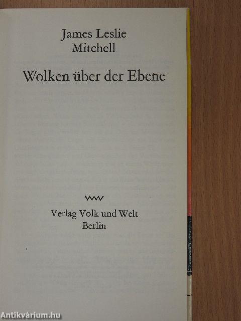Der lange Weg durchs Ginstermoor/Wolken über der Ebene/Flamme in grauem Granit