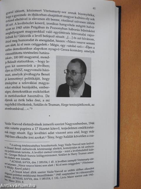 Emlékirat és történelem (többszörösen dedikált példány)