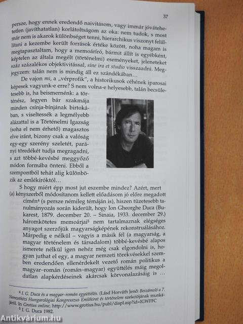 Emlékirat és történelem (többszörösen dedikált példány)