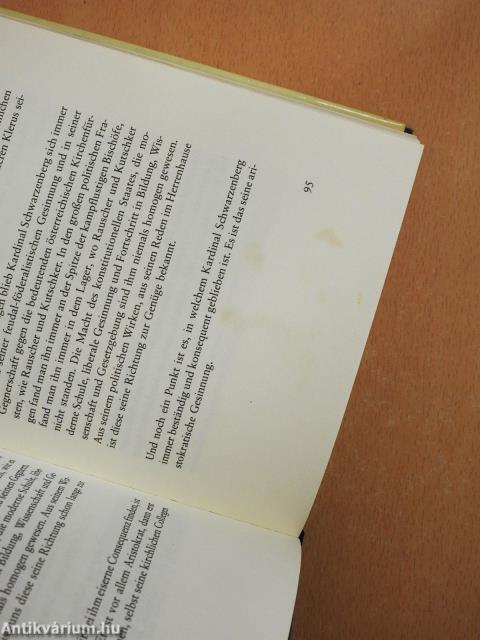 Majestät, ich warne Sie...(dedikált példány)