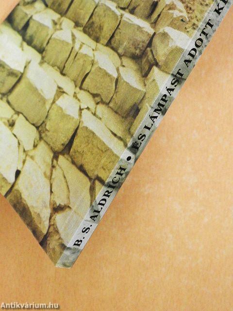 És lámpást adott kezembe az Úr