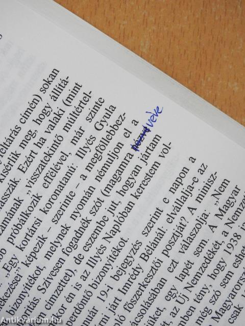 Senkiföldje: Irodalom (dedikált példány)