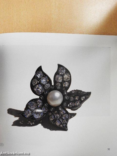 Titkok, Bálok, Utazások