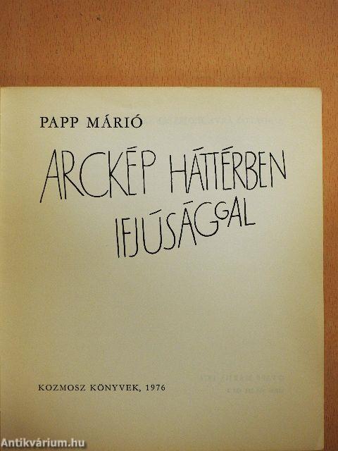 Arckép háttérben ifjúsággal