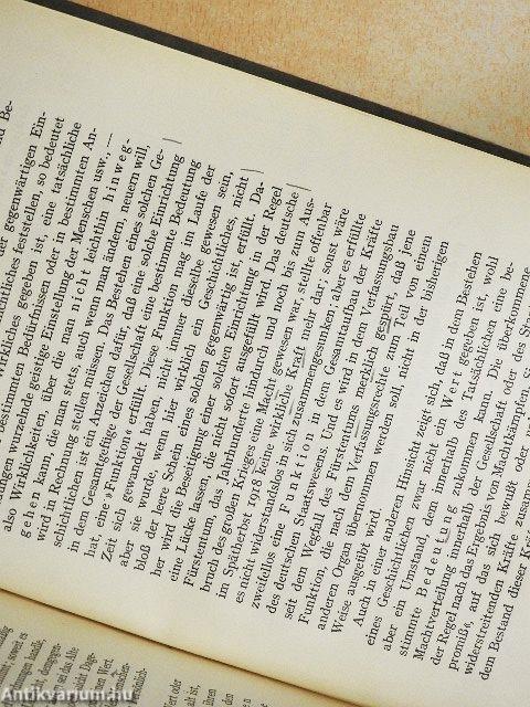 Über das Wesen des Geschichtlichen und die Gesellschaftlichen Gebilde