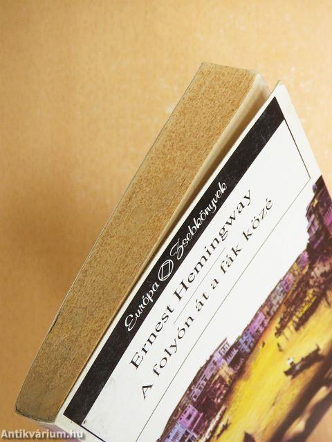 "95 kötet az Európa Zsebkönyvek sorozatból (nem teljes sorozat)"