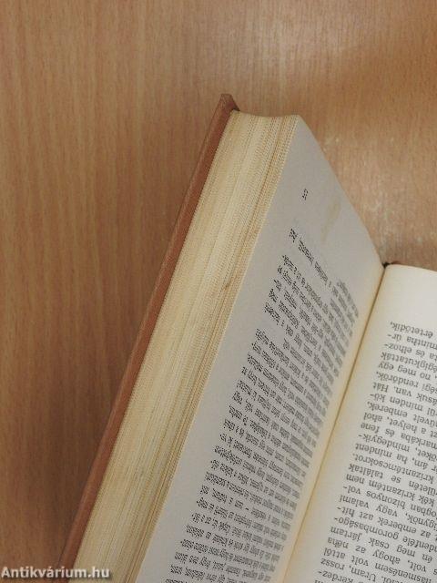 Betörők, bírák, bűvészek és társaik