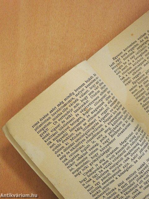 "...és újra felgördül a függöny..."