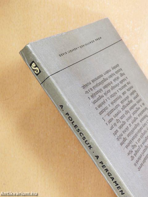 "70 kötet a Delfin könyvek sorozatból (nem teljes sorozat)"