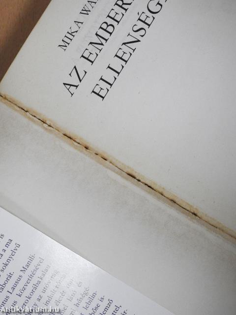 Az emberiség ellenségei