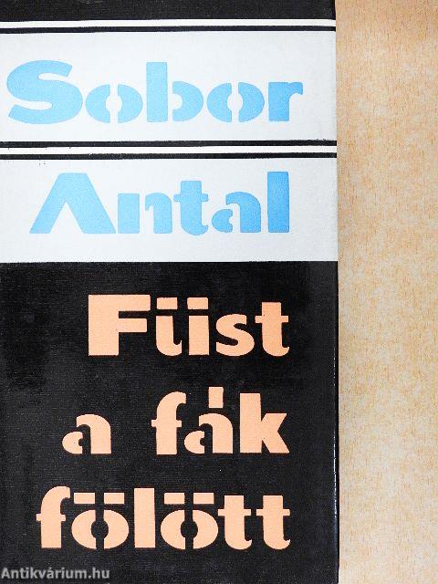 Füst a fák fölött