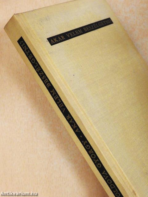 Akar velem beszélgetni?