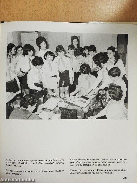 A barátság három évtizede