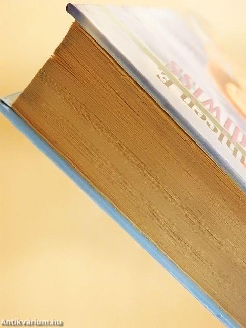 Szirmokat sodor a víz