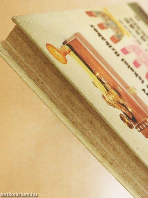 Egy a valóság s ezer a ruhája II.