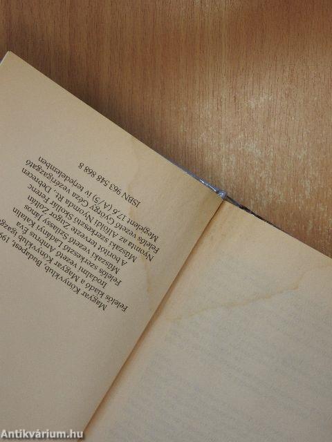 Rózsaszál a fagyos télben