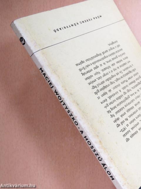 "55 kötet a Delfin könyvek sorozatból (nem teljes sorozat)"