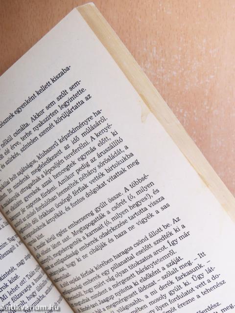 "55 kötet a Delfin könyvek sorozatból (nem teljes sorozat)"