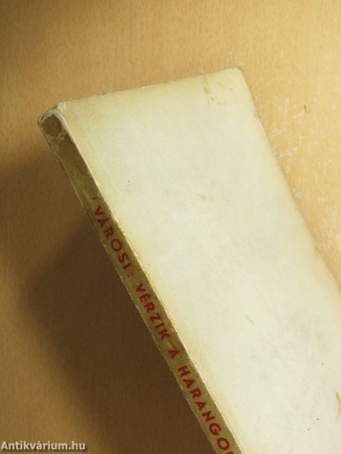 Vérzik a harangok nyelve