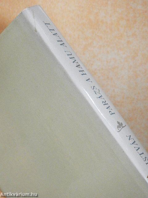 Parázs a hamu alatt