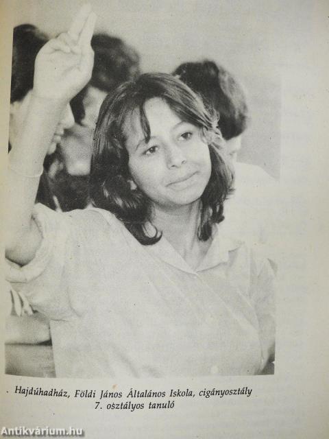 Kirekesztéstől a beilleszkedésig I-II.  (dedikált példány)