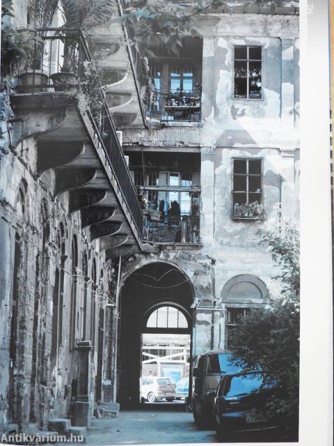 Város-Tervező-Társadalom (kétszeresen aláírt példány)