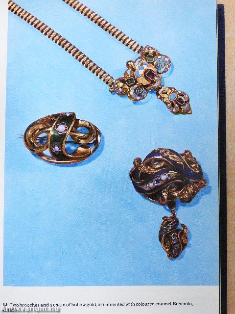 The Pictorial Encyclopedia of Antiques