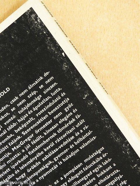 "50 kötet a Fekete Könyvek sorozatból (nem teljes sorozat)"