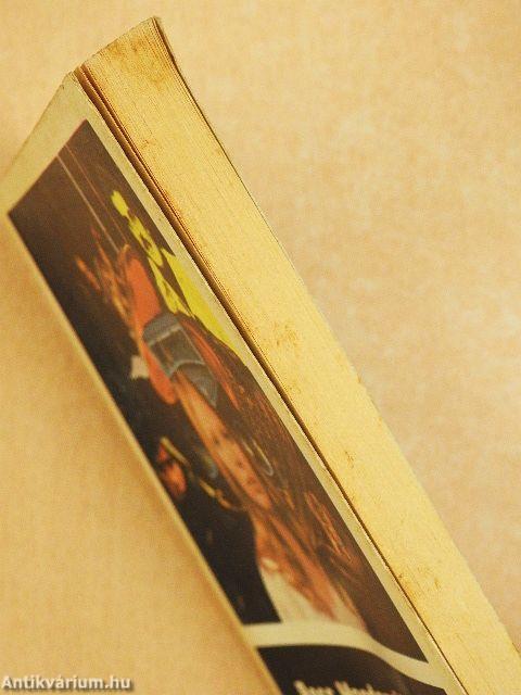 "50 kötet a Fekete Könyvek sorozatból (nem teljes sorozat)"