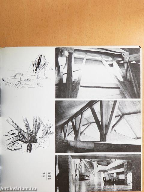 Korunk építészete