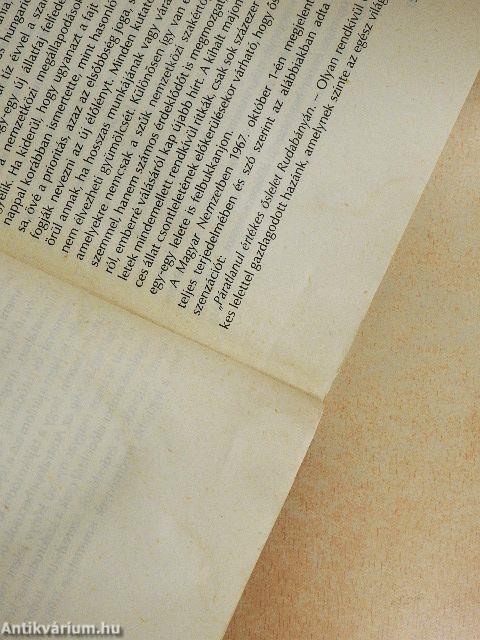 Az első ötvenmillió év