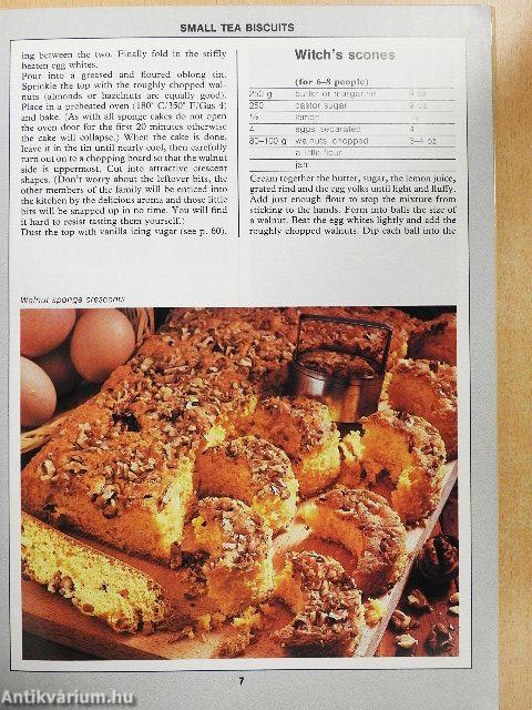 99 Biscuits and Cakes with 33 Colour Photographs