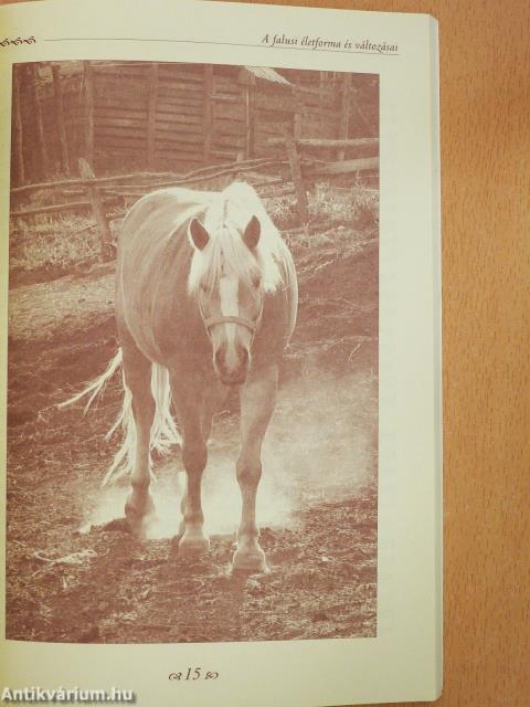 A falusi életforma és változásai (aláírt példány)